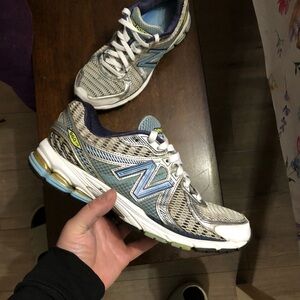 Women’s New Balance 860v2 Silver/Blue size 11